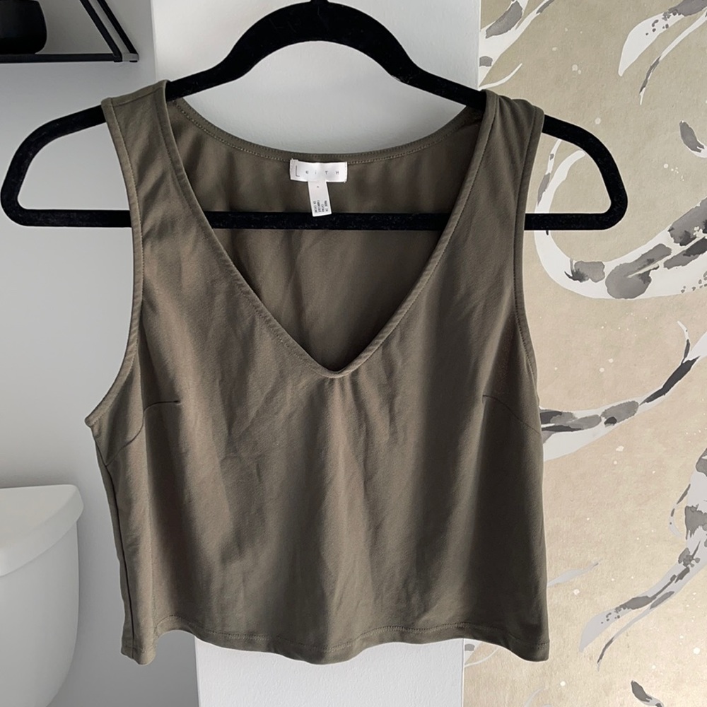 Leith Army Green crop